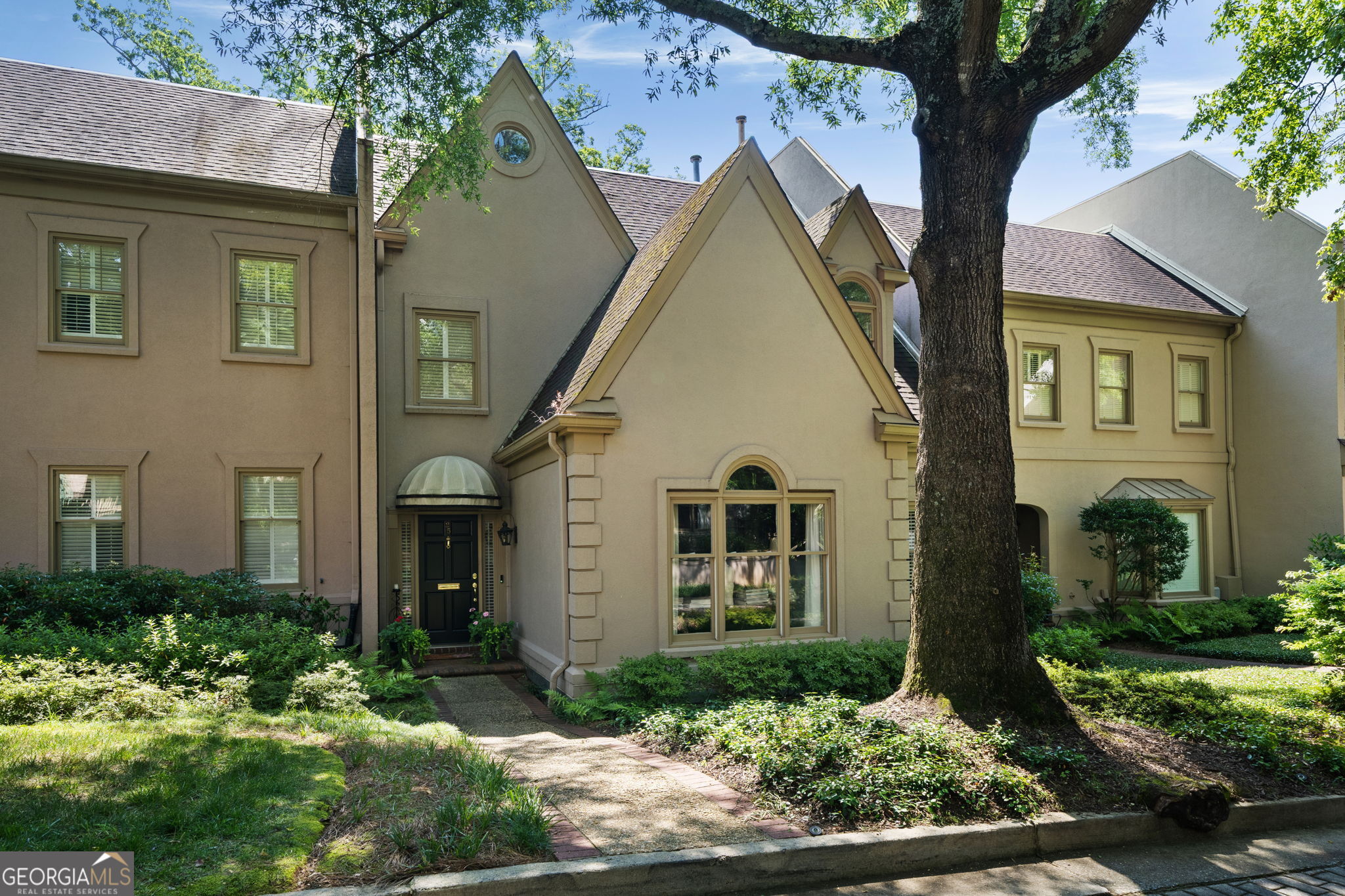 2525 Peachtree RD NE 25