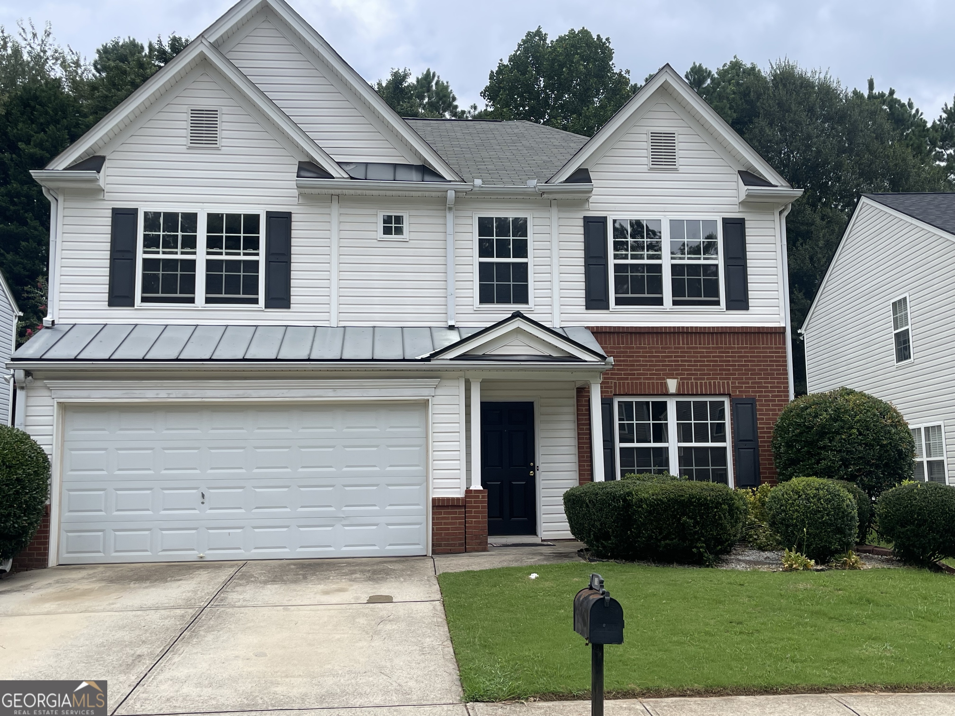 If you are looking for a beautiful home to rent in Woodstock. This is definitely your best option! A wonderful home with 4 bedrooms with 2 full bathrooms on the upper level and a half bath in main level, nice kitchen with freshly painted white cabinets and granite countertops. The spacious open concept living-dining room, offering a warm and inviting atmosphere for relaxing or entertaining family and friends, freshly painted interior. Outside, fully fenced-in backyard, ideal for the entertaining family and friends. Wonderful neighborhood, Very Convenient and Close to hwy 575, shopping and restaurants. Don't miss out on this fantastic opportunity to lease and make this beautiful house your home. Requirement: 1. No prior eviction 2. Must make twice the rent amount 3. The first month with a security deposit is required. 4. Bank statements showing proof of funds 5. 620 credit score. 6. Non refundable application fee of $75.00