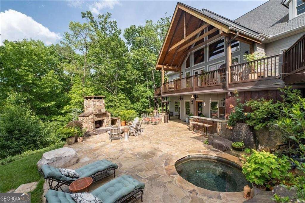 270 Mosswood LN W
