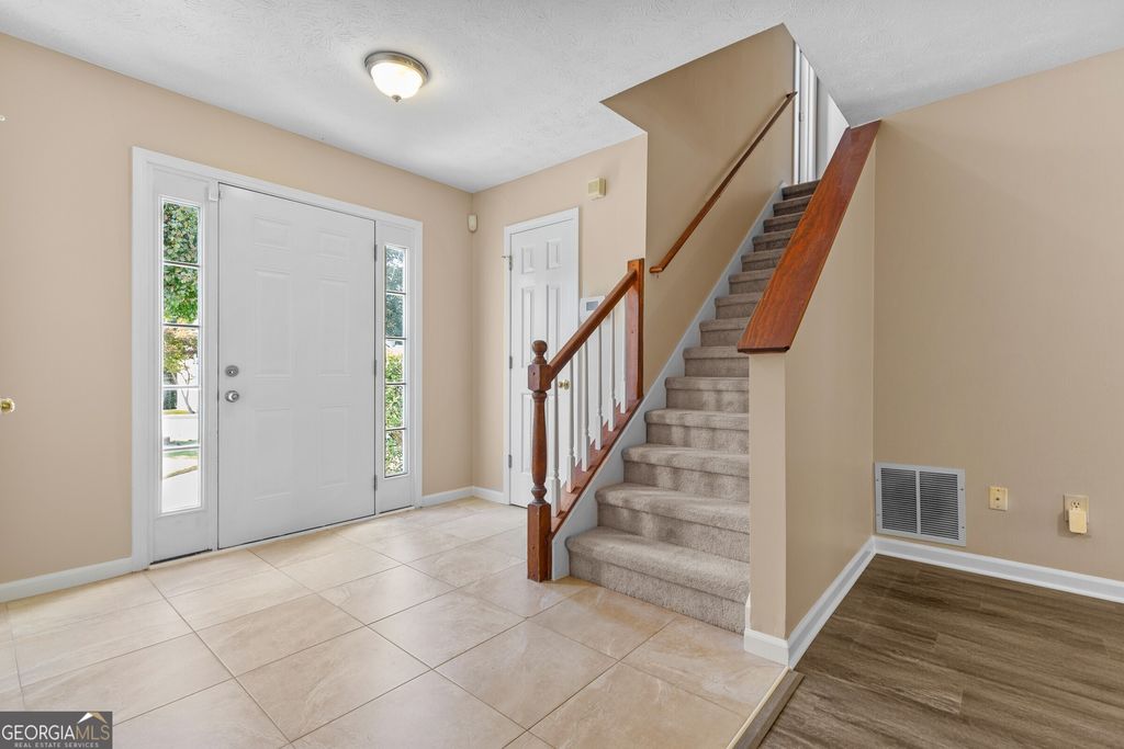 Photo of 3525 Park Bluff Lane, Duluth, GA 30096 (MLS # 10657393)