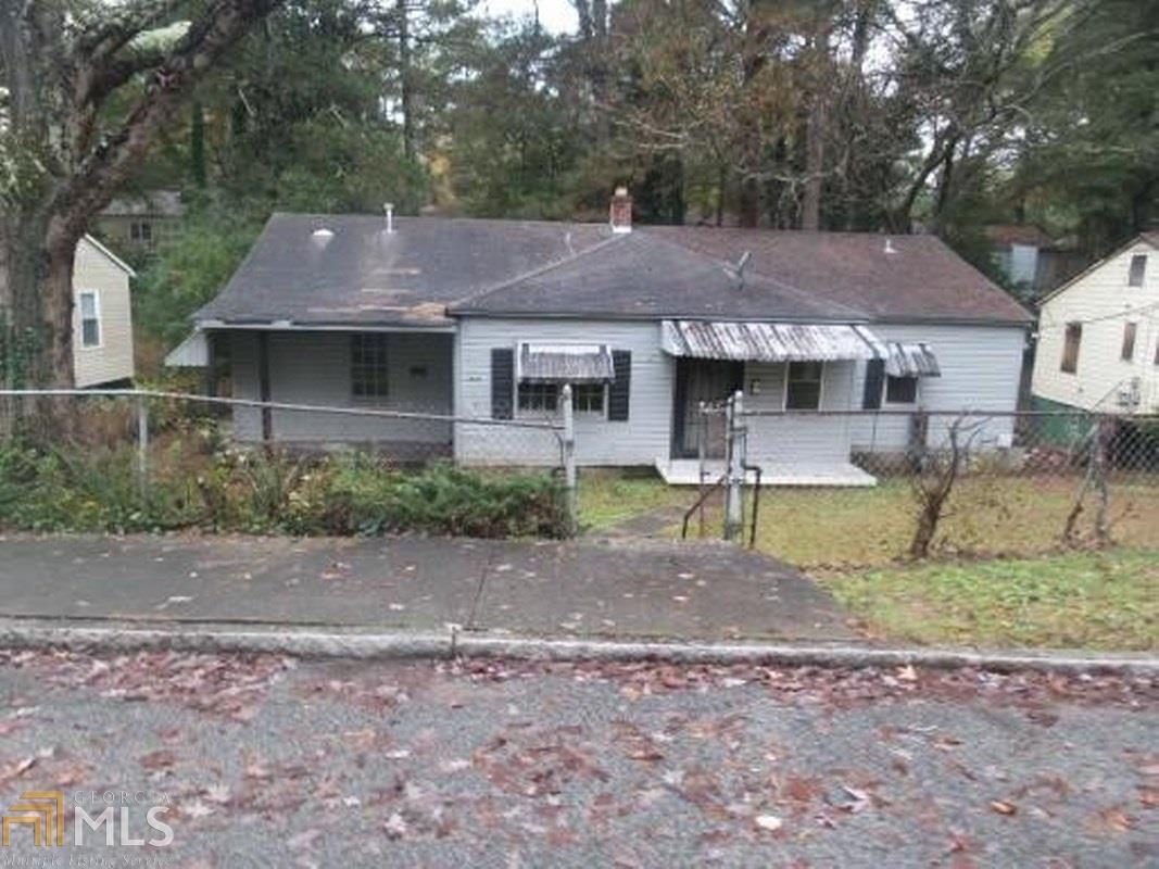 Great location in the burgeoning Oakland City Community. This is the NEXT hot area in Atlanta. Multi-family opportunity with two units. Open floor plan, 2 bedrooms, 1 bath and kitchen in each unit! Close to shopping and dining. MULTIPLE OFFER RECEIVED HIGHEST AND BEST DUE 5/20/2019 BY 7 PM