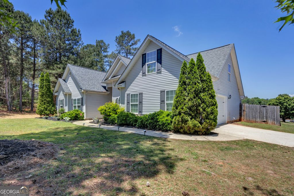 Photo of 10 PINE SHADOW Cir, COVINGTON, GA 30016 (MLS # 10770777)