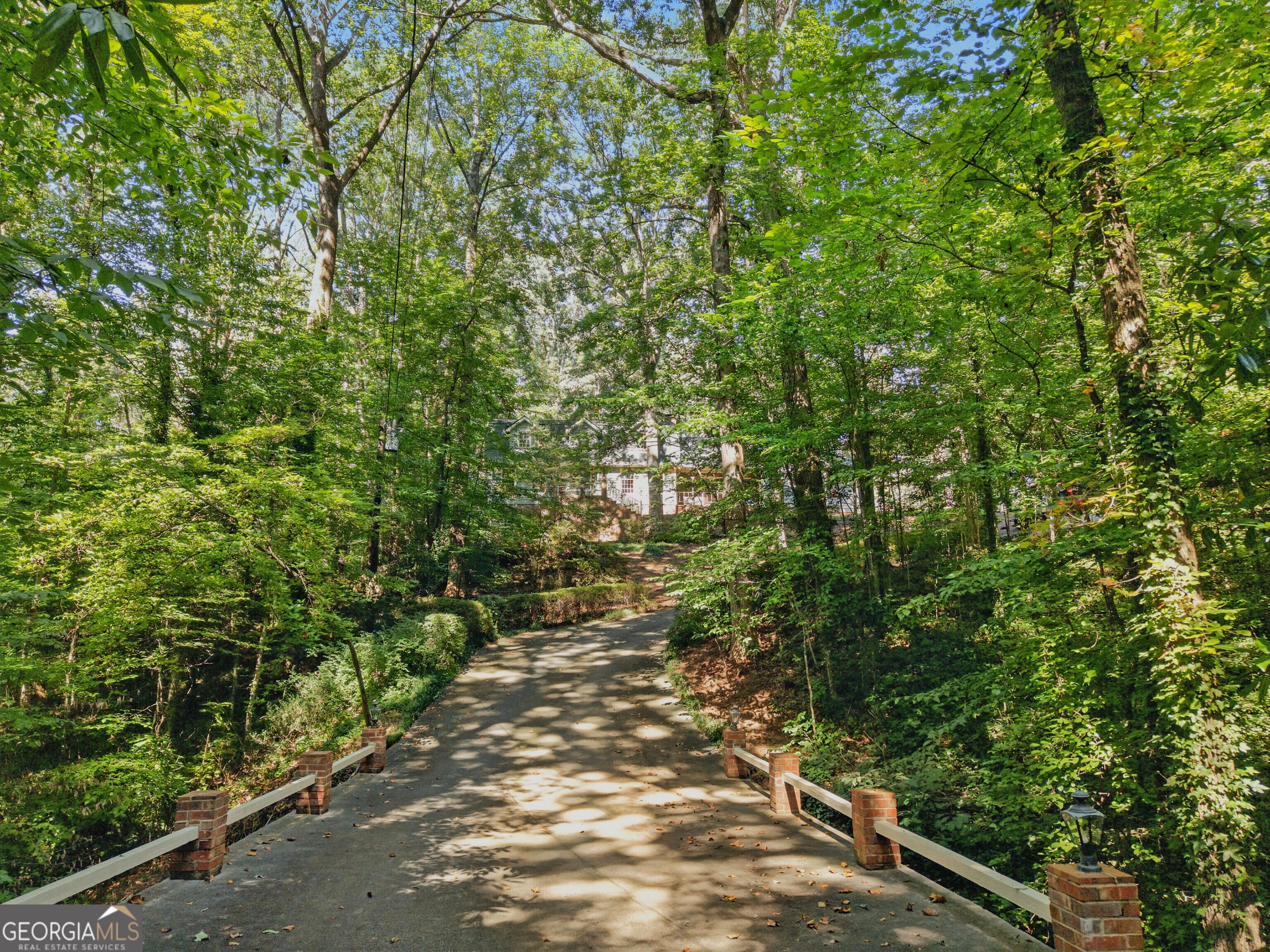 2110 Stoneleigh DR