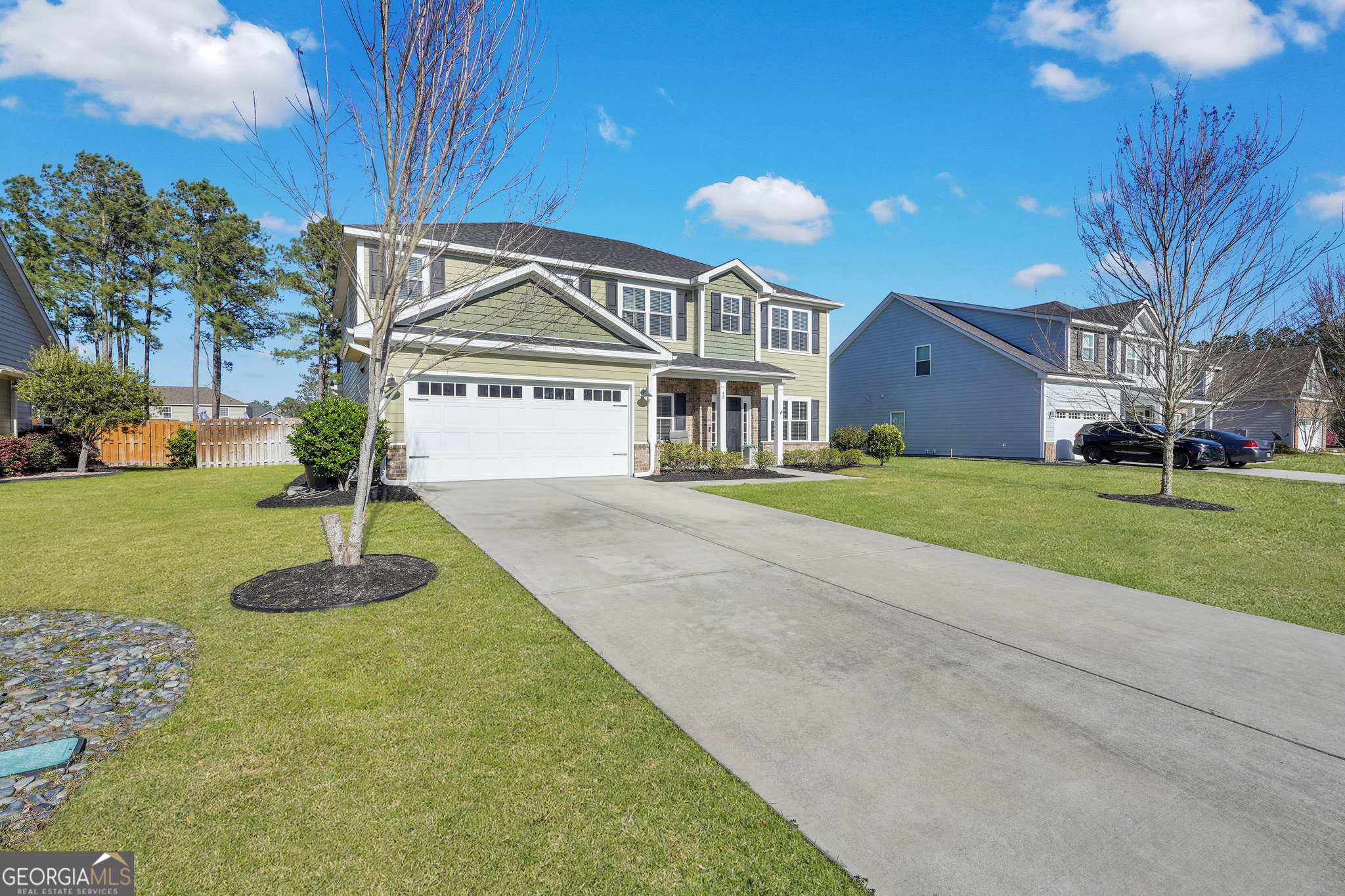 32 Roundstone WAY