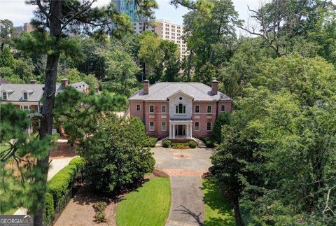 2883 Andrews DR NW Atlanta GA 30305
