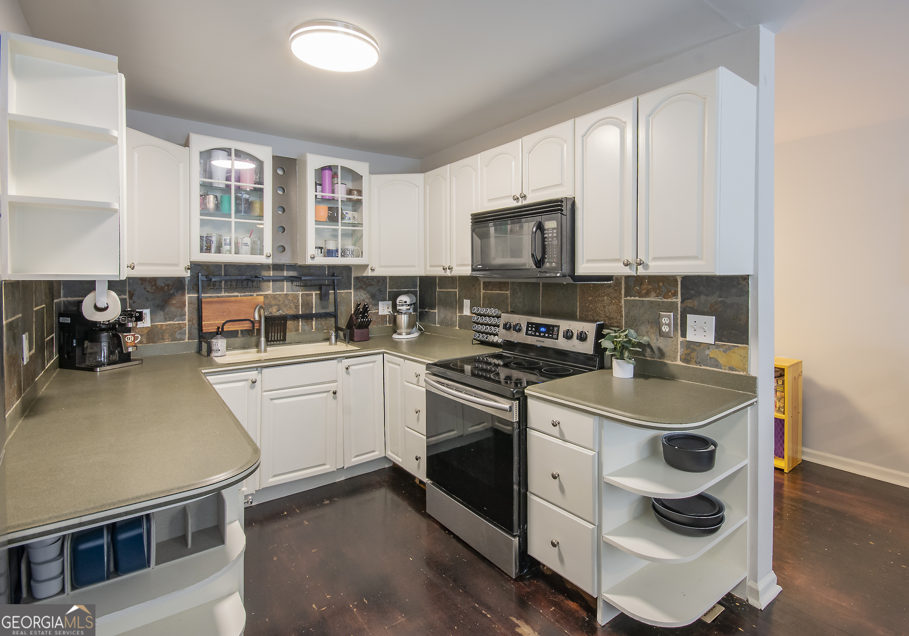 890 Glendale TER NE 4