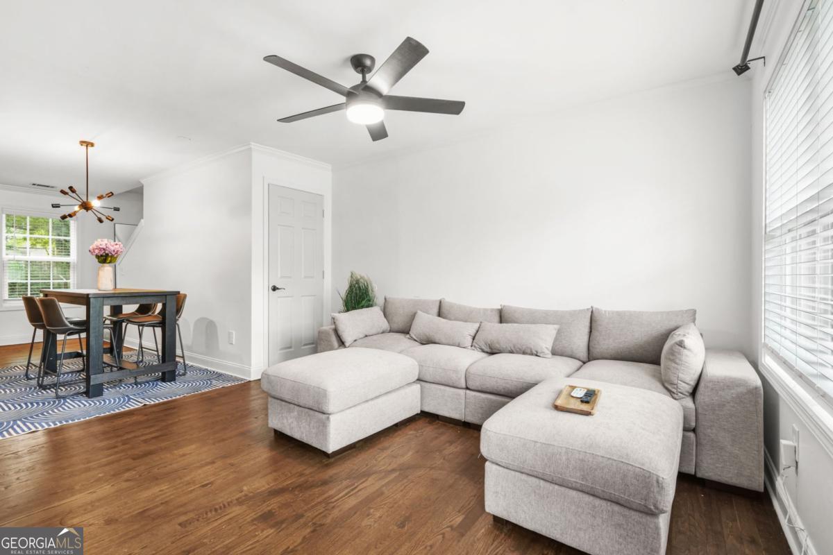 545 Elmwood RD NW