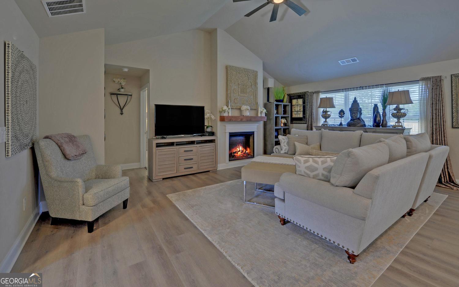 155 Joseph LN