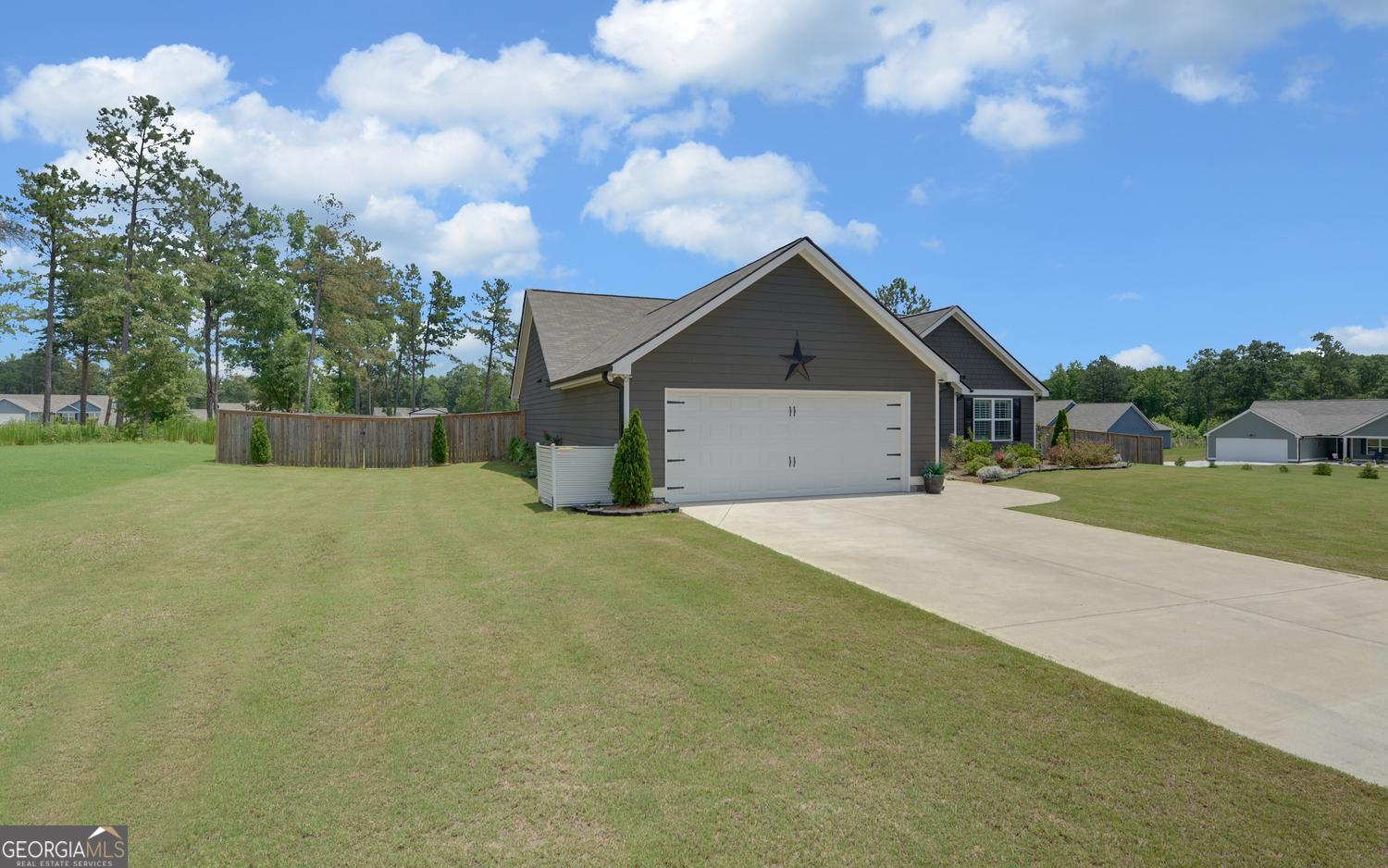 155 Joseph LN