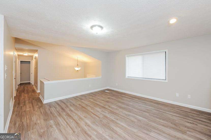 4391 Sandy Plains RD
