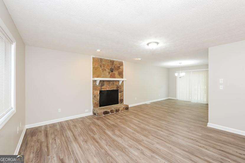 4391 Sandy Plains RD