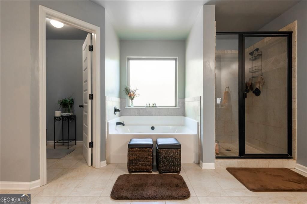 Jonesboro, Georgia 30236, United States, 6 Bedrooms Bedrooms, ,5 BathroomsBathrooms,Residential,Active,255319