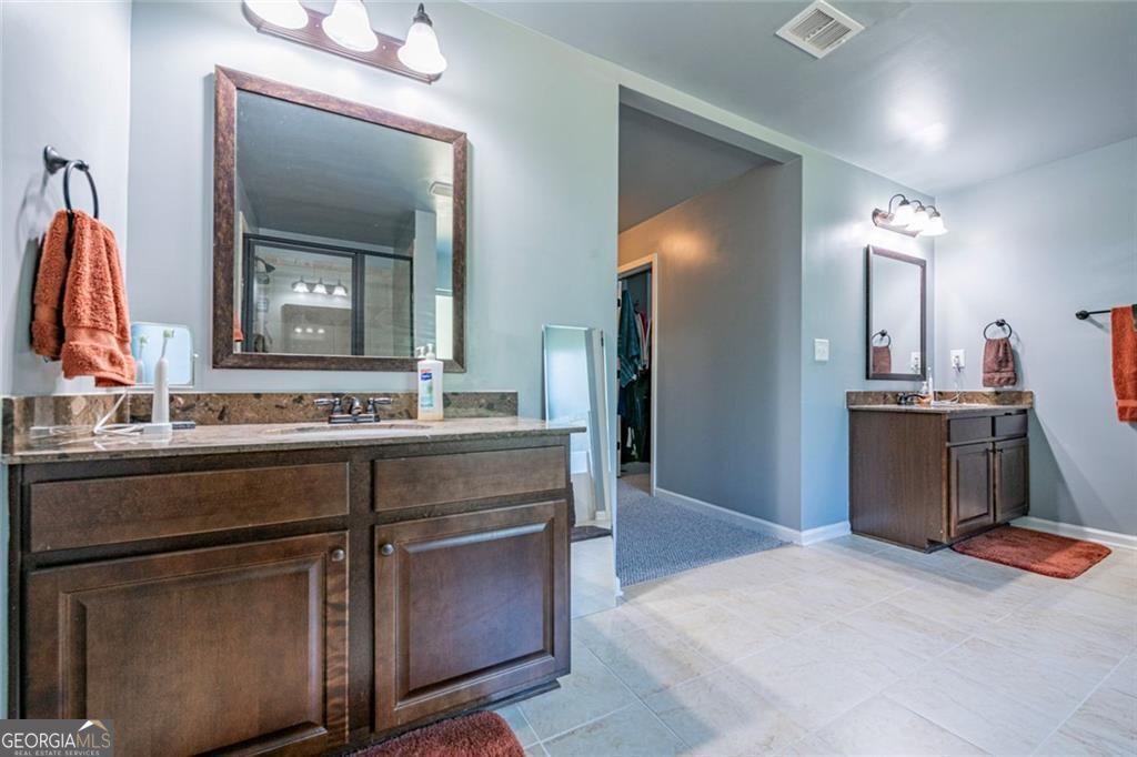 Jonesboro, Georgia 30236, United States, 6 Bedrooms Bedrooms, ,5 BathroomsBathrooms,Residential,Active,255319