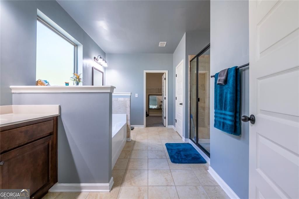 Jonesboro, Georgia 30236, United States, 6 Bedrooms Bedrooms, ,5 BathroomsBathrooms,Residential,Active,255319