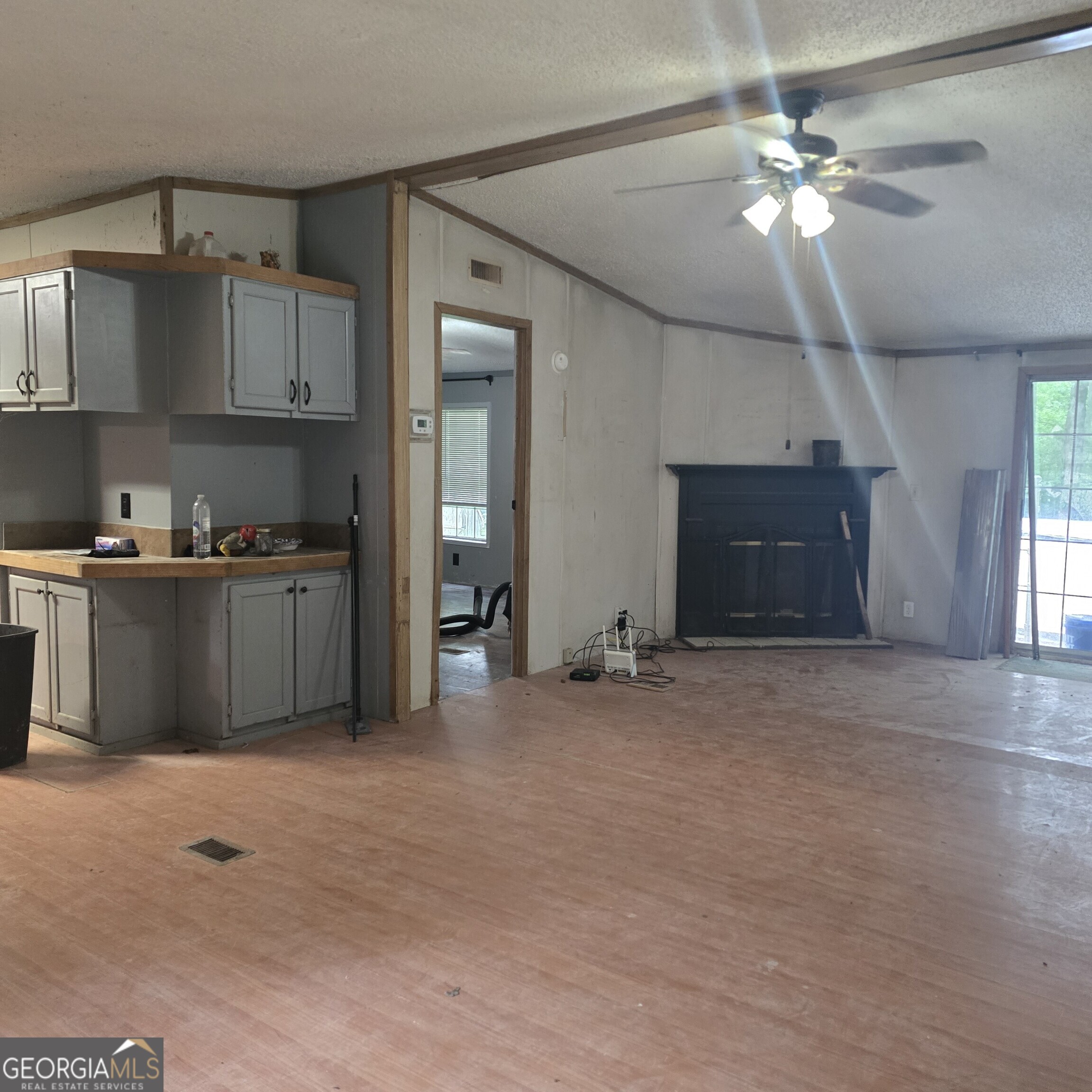 112 Johns CIR