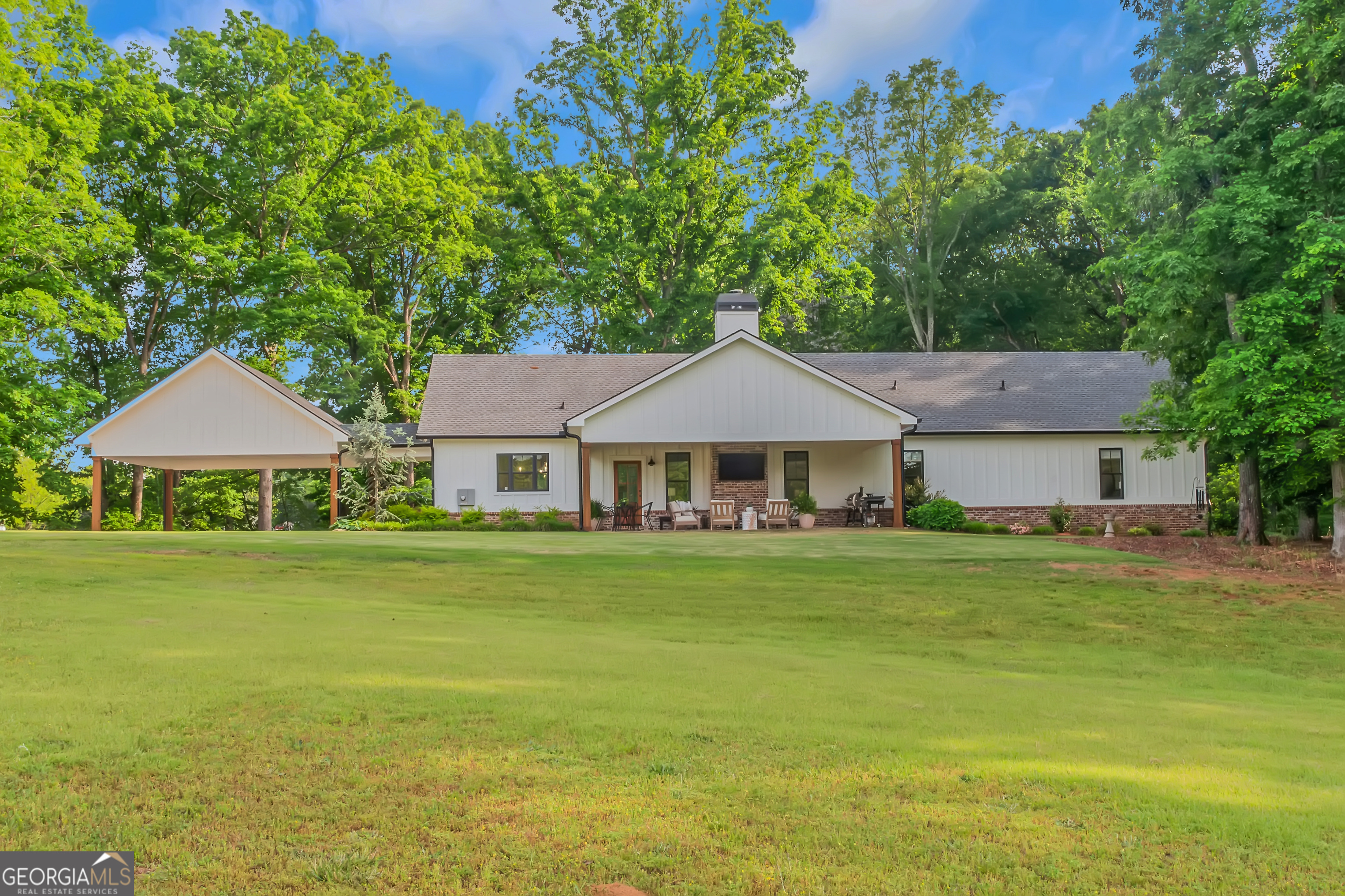 877 Honey Creek RD