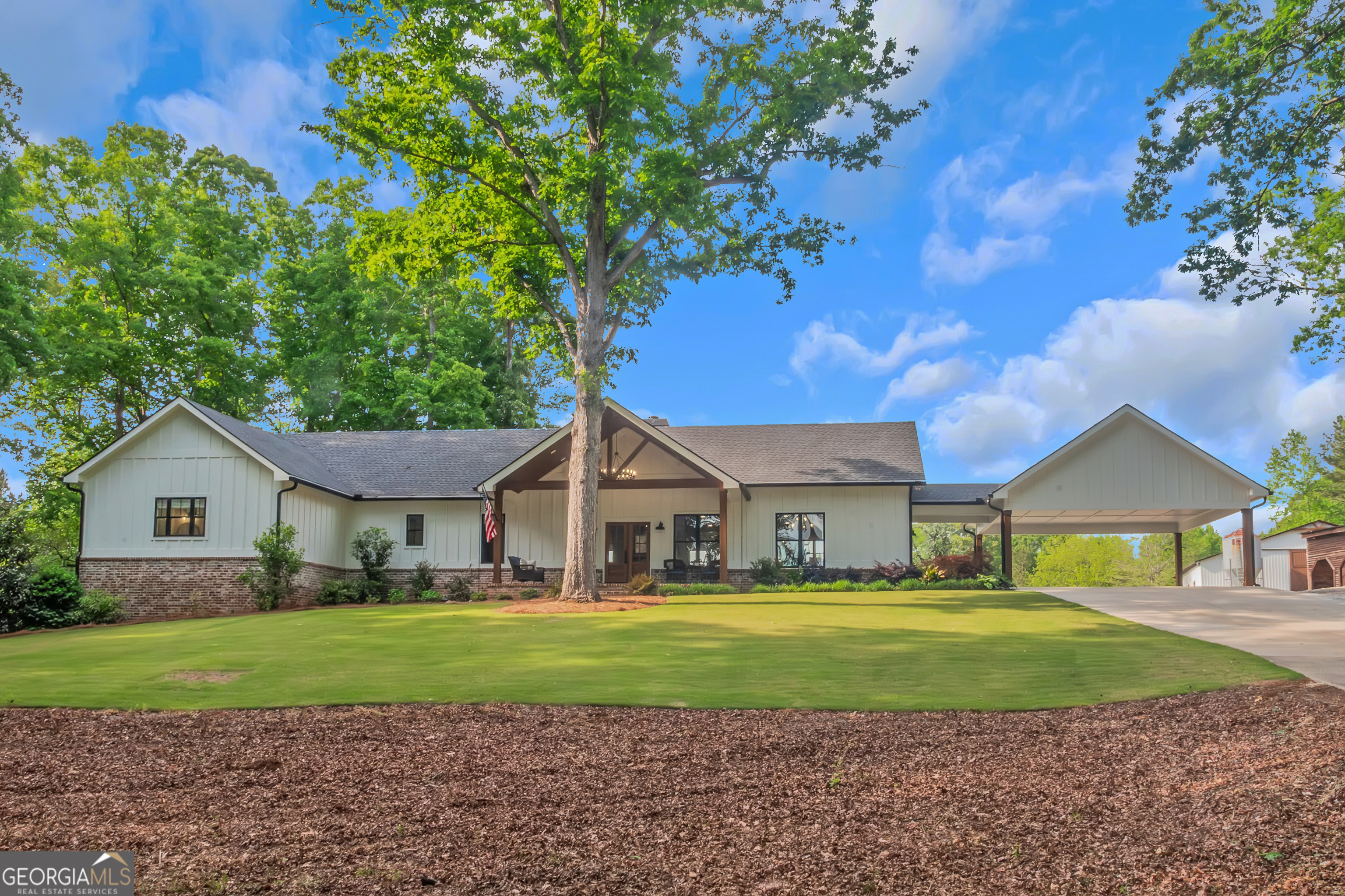 877 Honey Creek RD