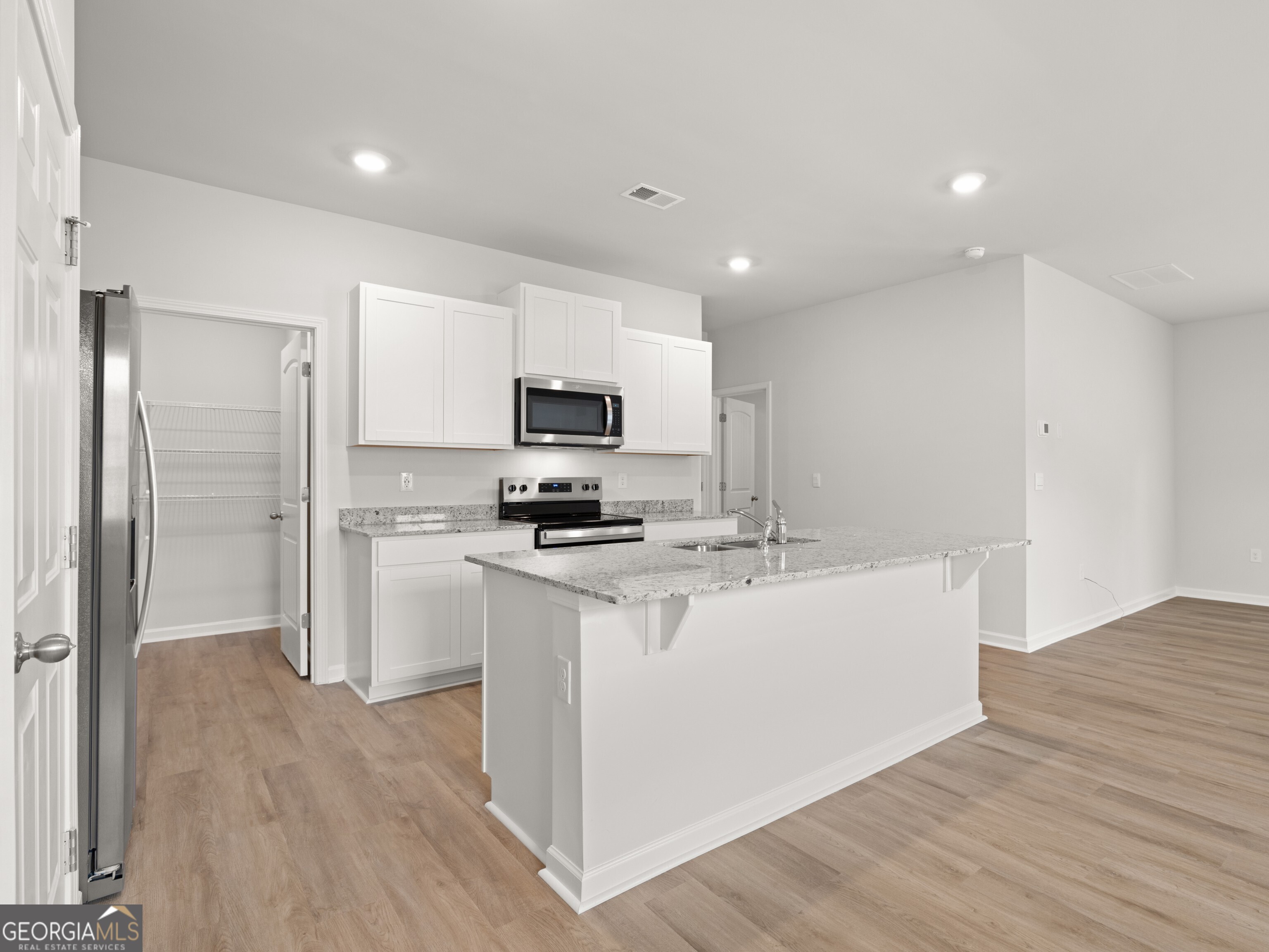 3044 Manor Hill PL