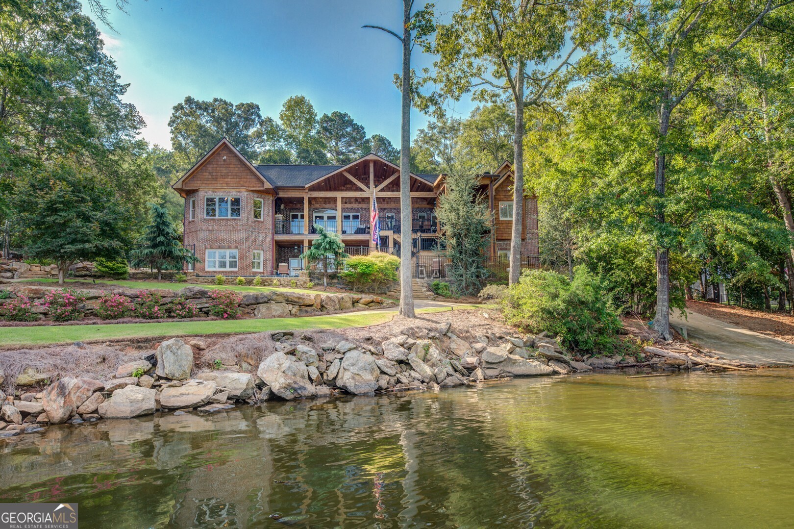 139 Lake Pines CIR