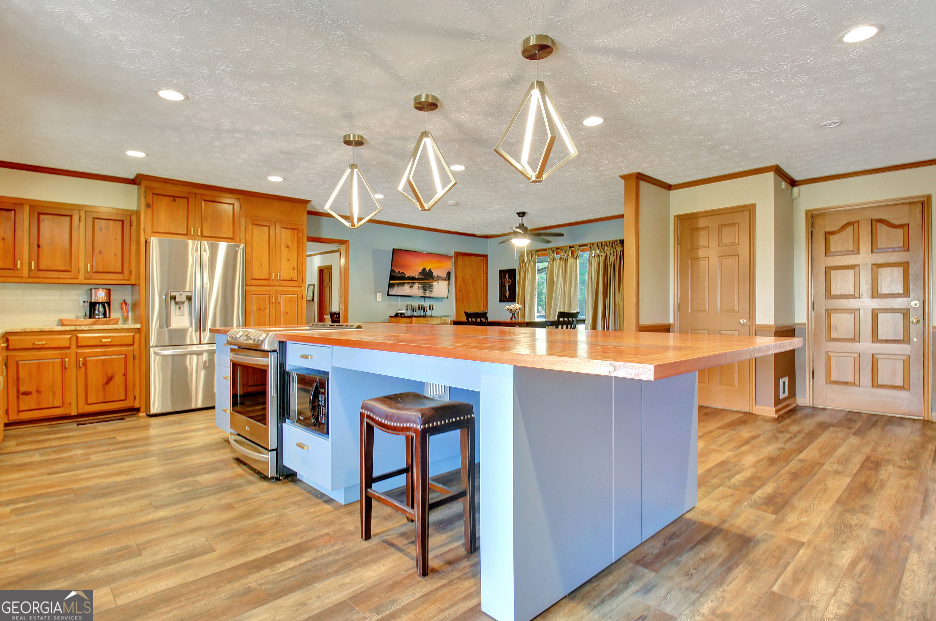 11556 White House PKWY