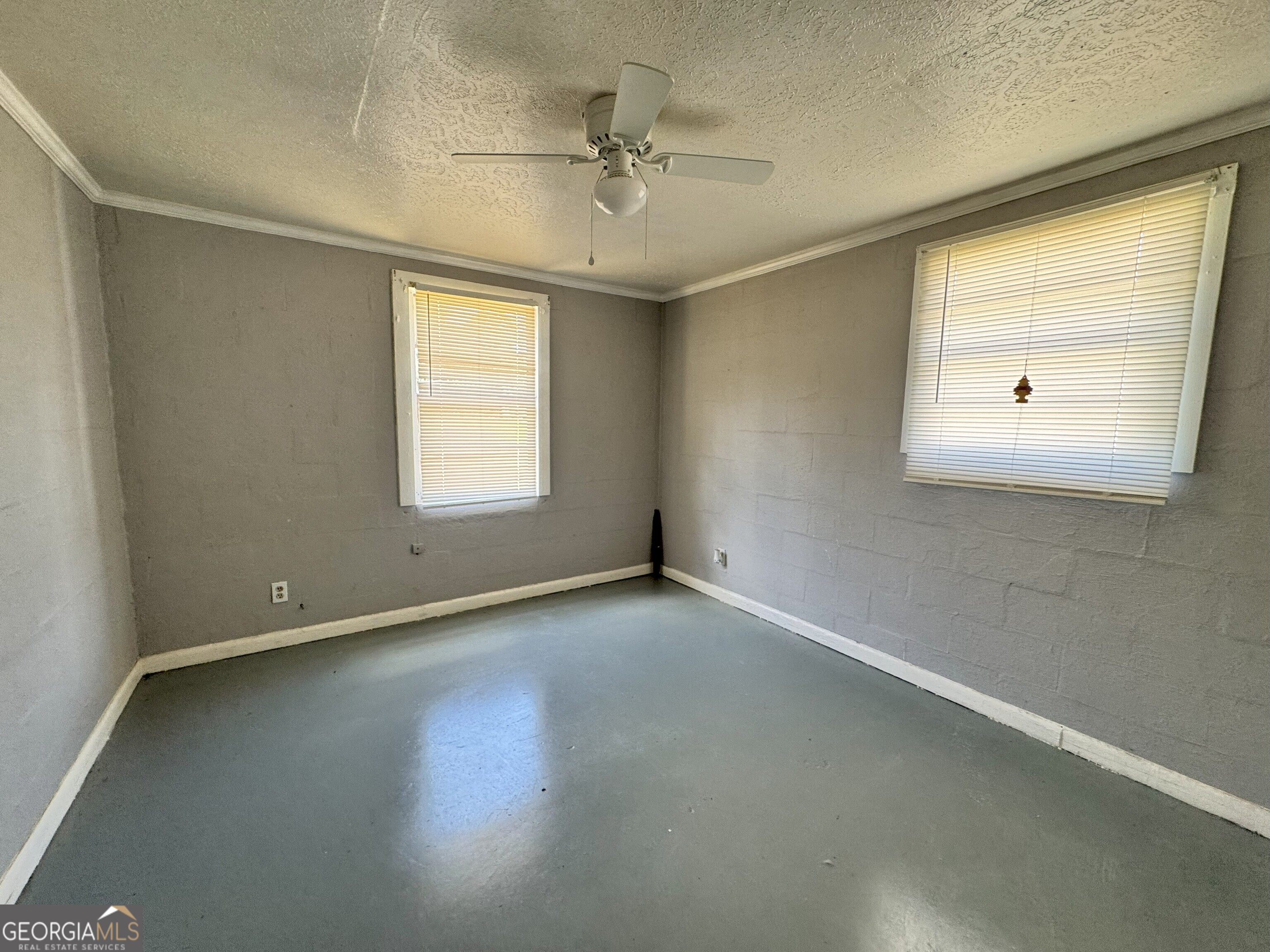 1418 E Roosevelt AVE