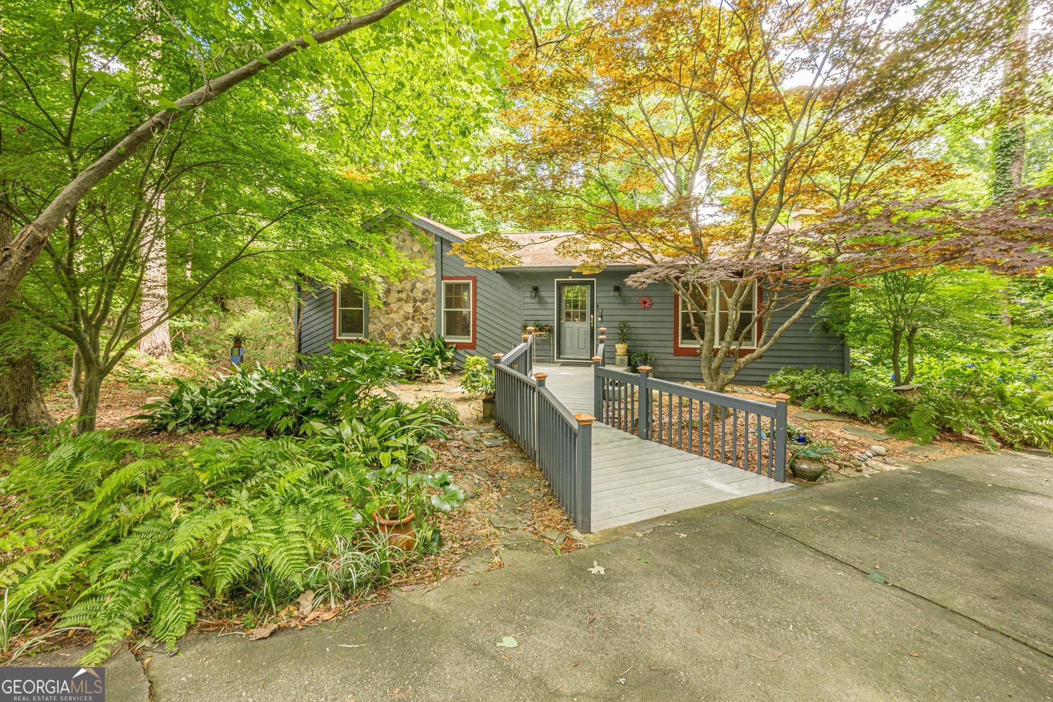 5848 Kingswood CT