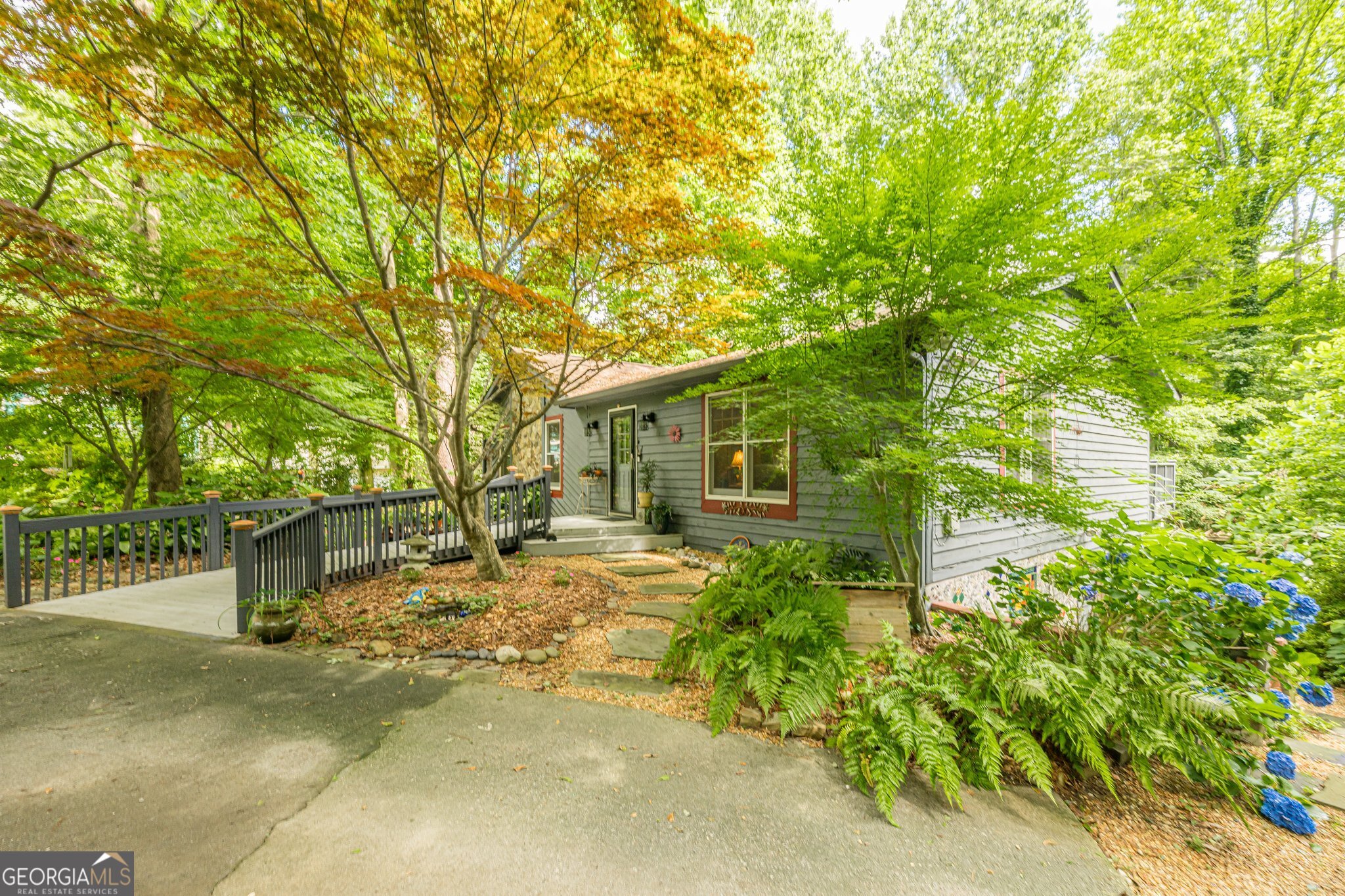5848 Kingswood CT