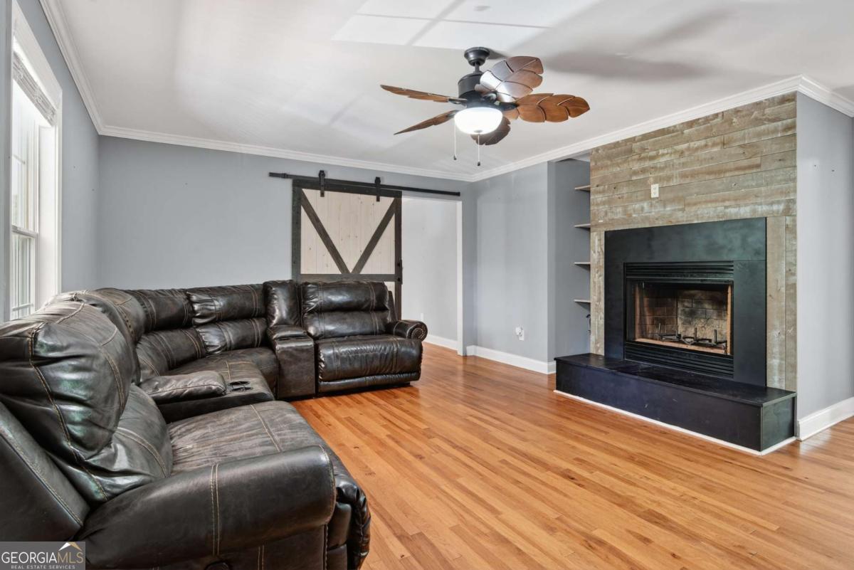 185 Hillshore CT