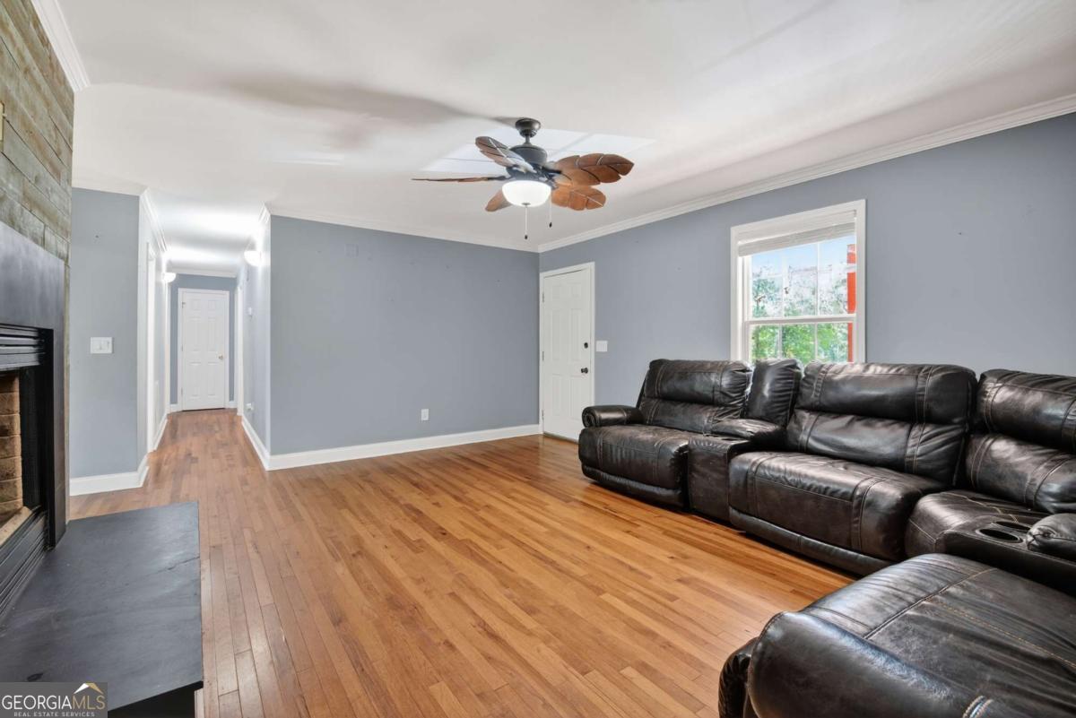185 Hillshore CT