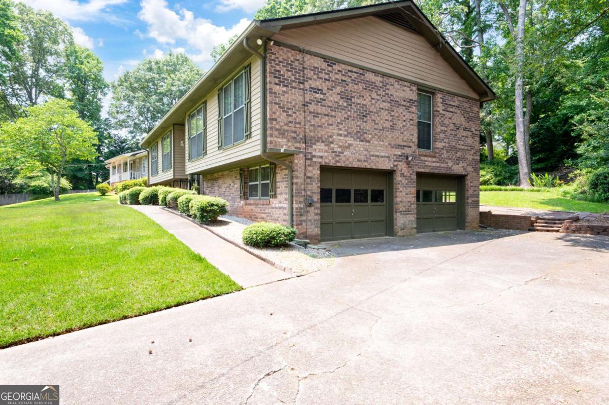 Forest Creek Trail - Residential