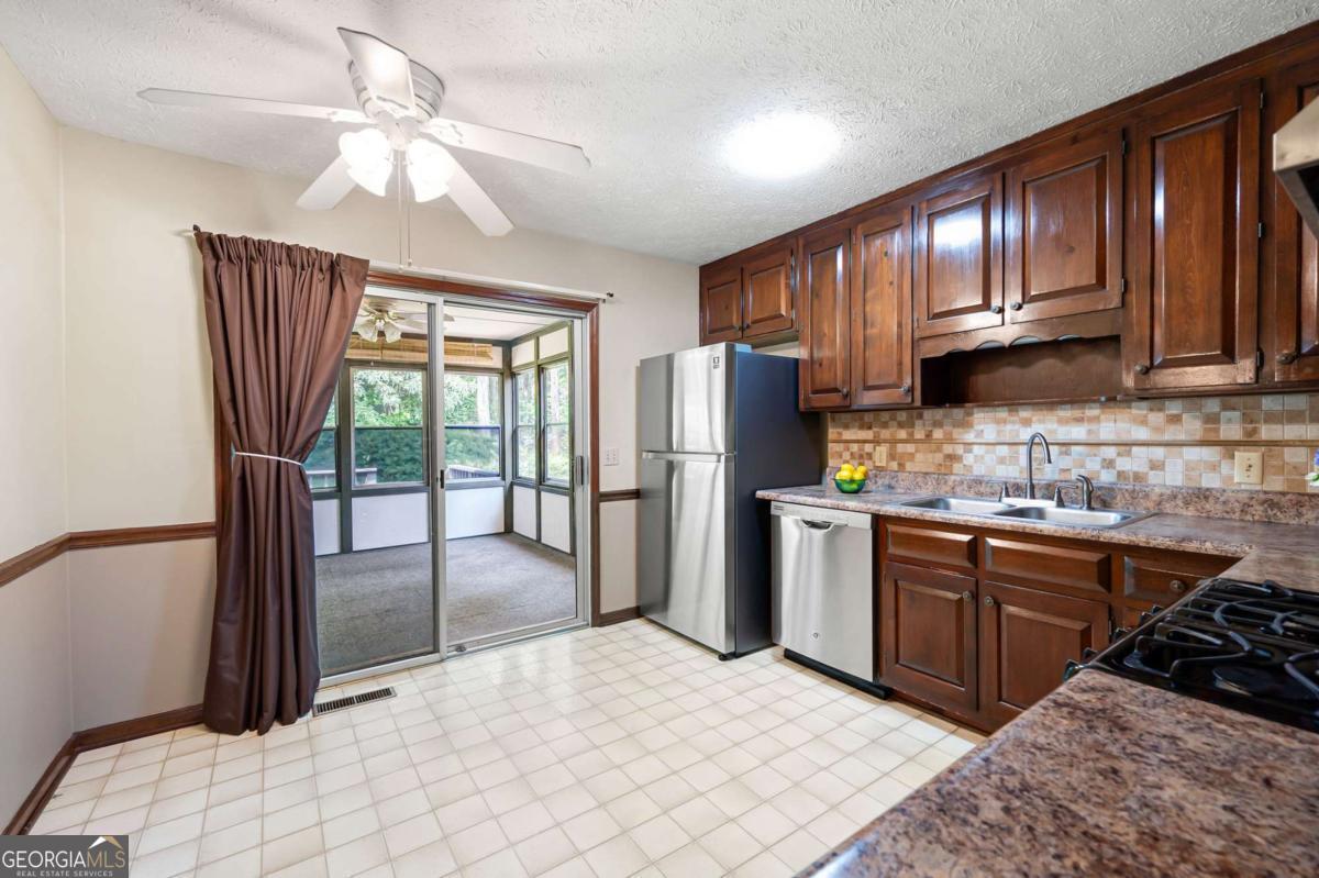 Forest Creek Trail - Residential