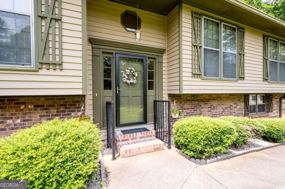 Forest Creek Trail - Residential