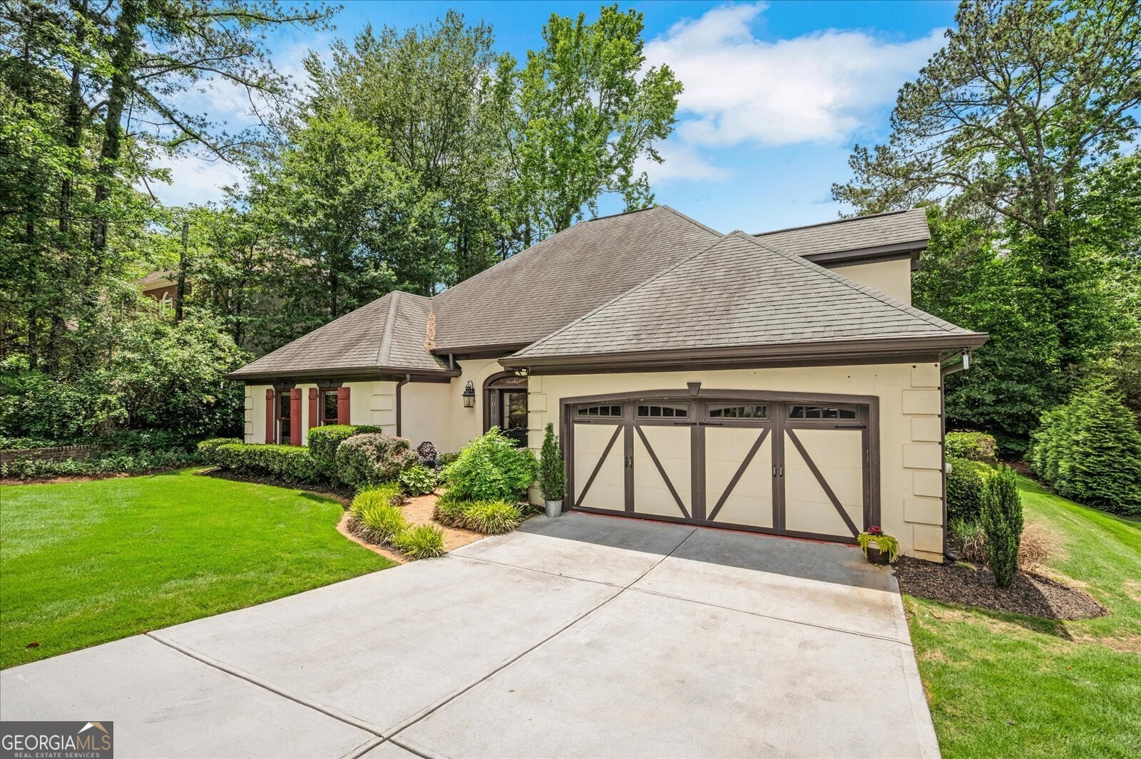 2715 Woods Ridge DR