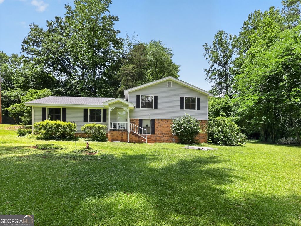 Photo of 75 Plantation Avenue, Carrollton, GA 30117 (MLS # 10774287)