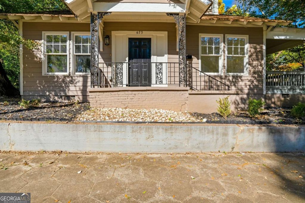 Photo of 673 Pearce Street SW, Atlanta, GA 30310 (MLS # 10722593)