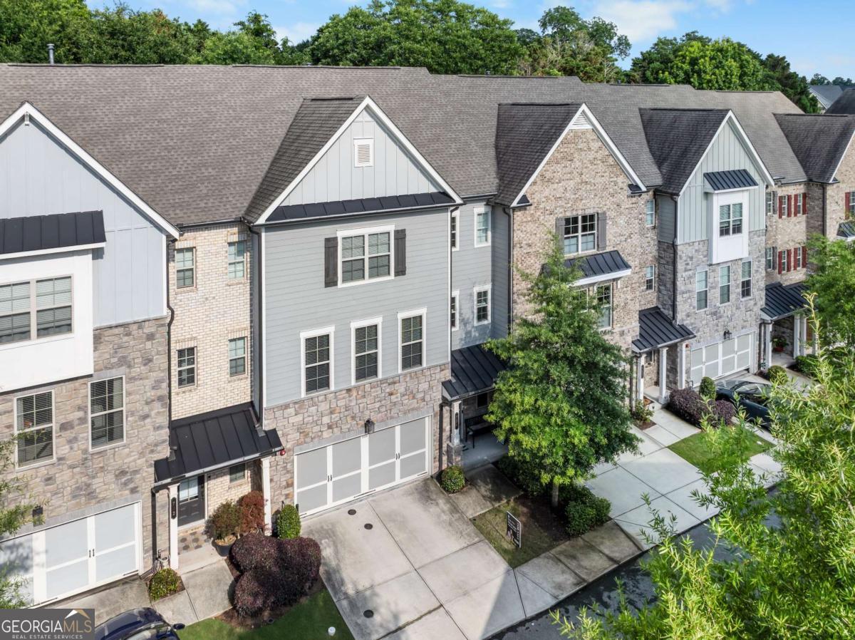 724 Henry DR