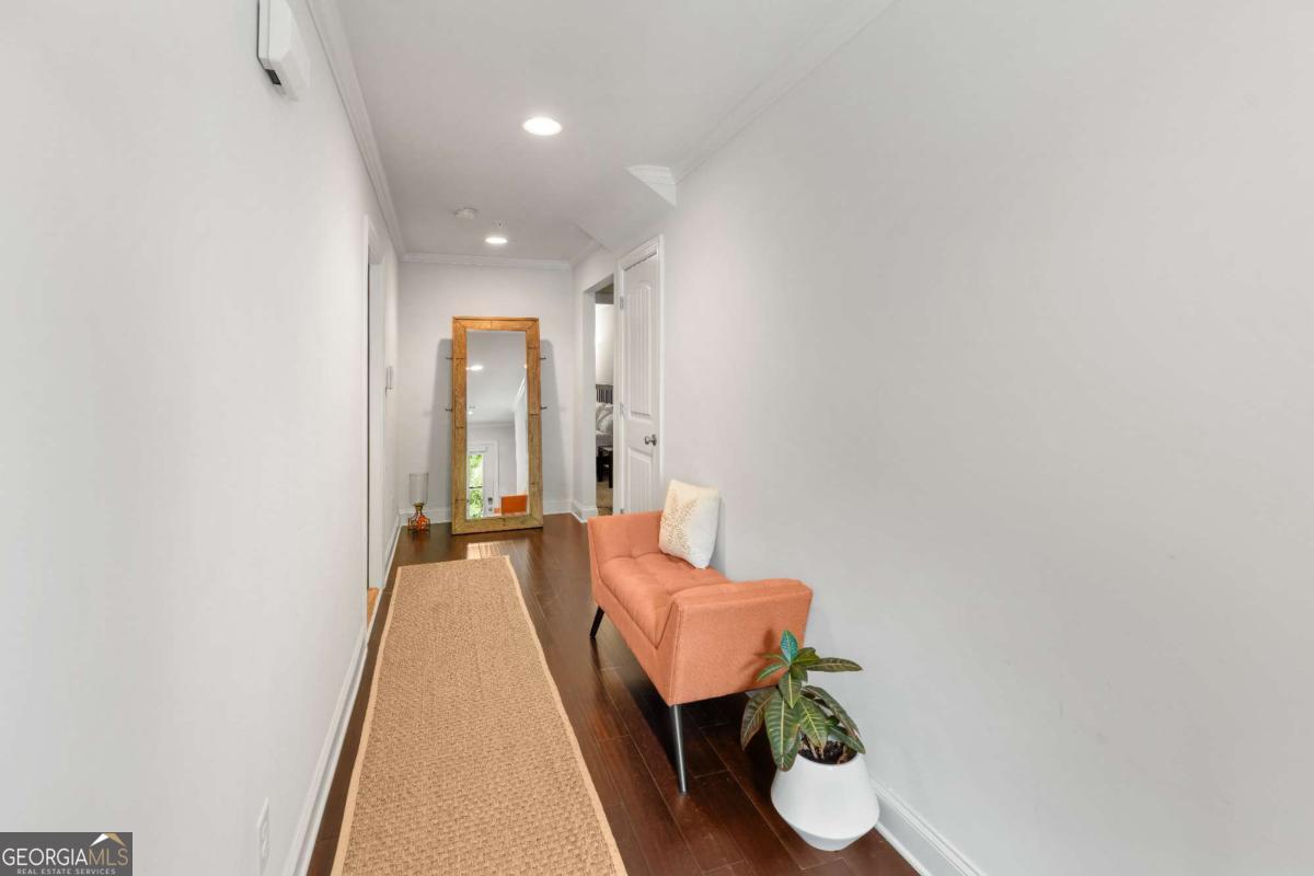 724 Henry DR