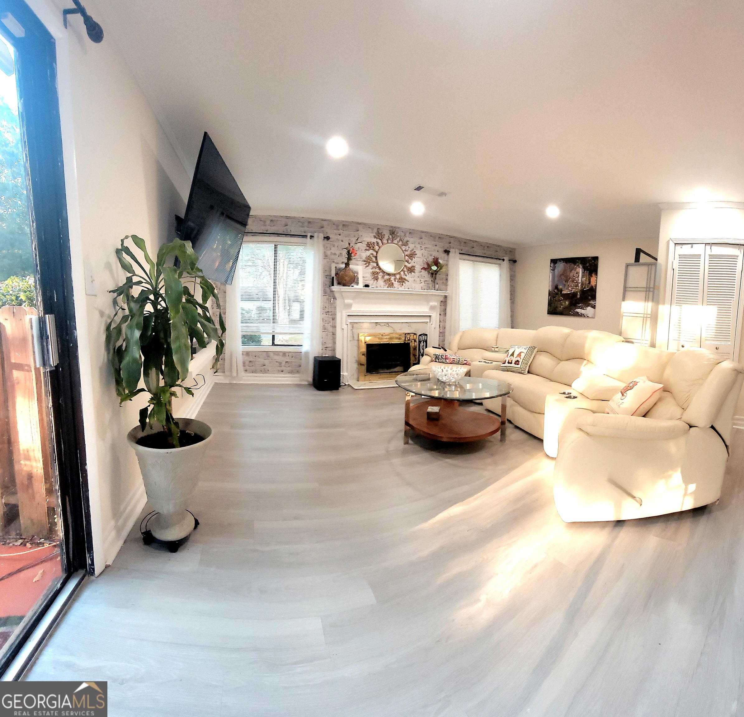 WILLOWRUN - Residential