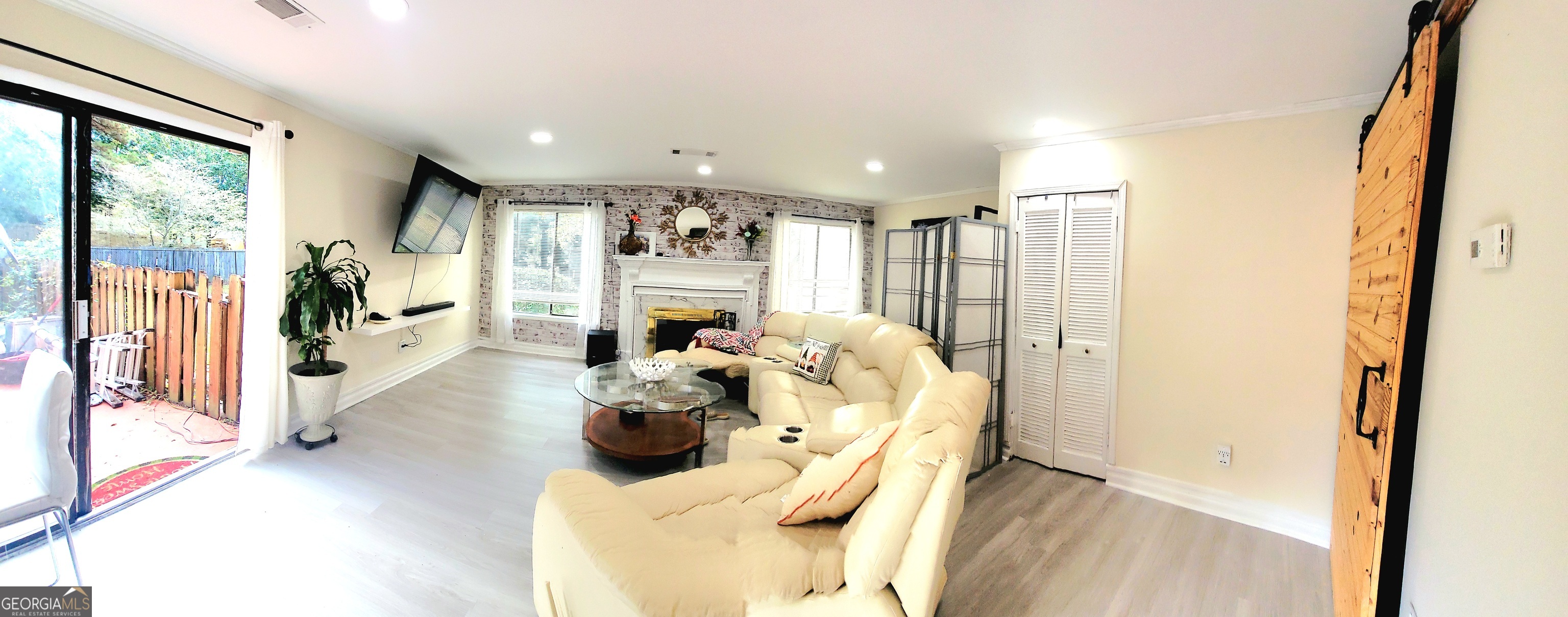 WILLOWRUN - Residential