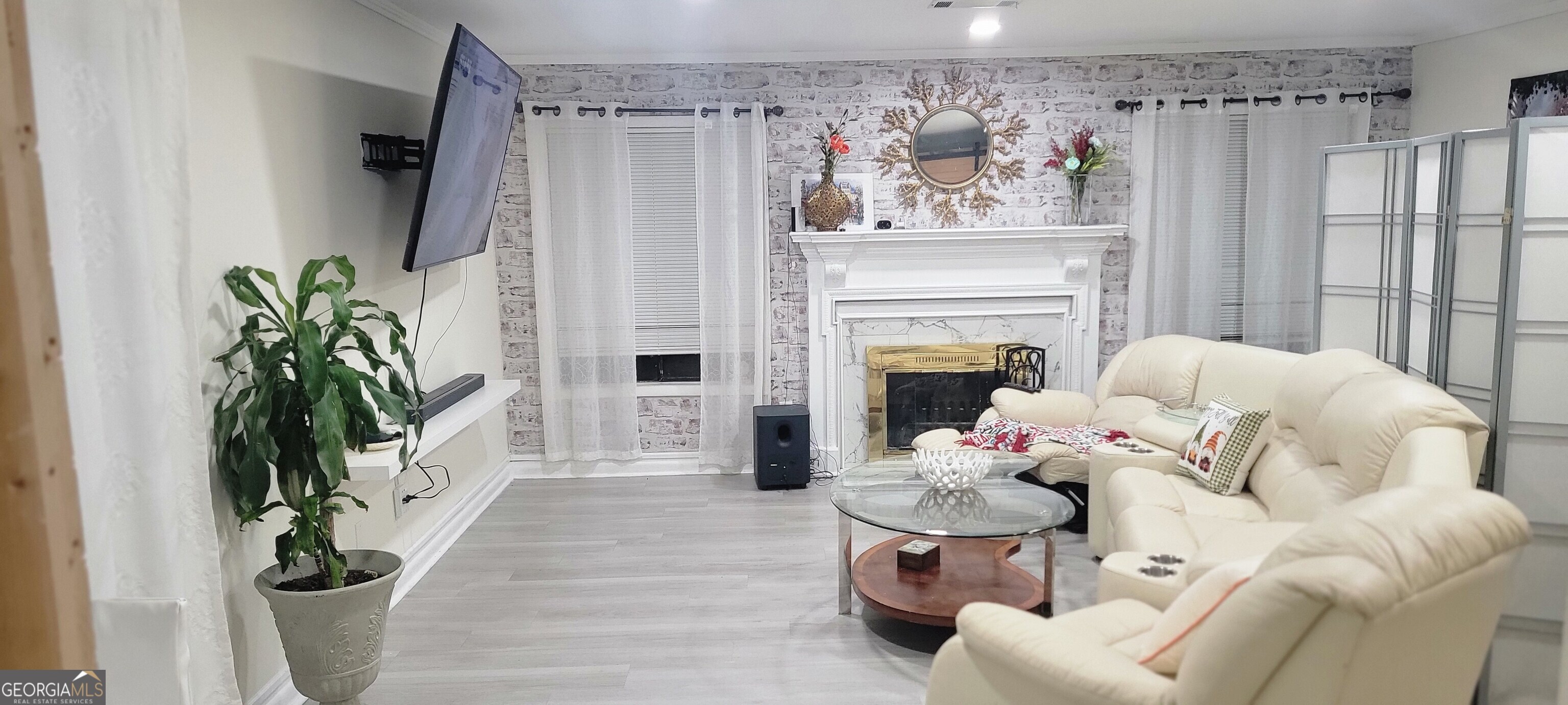 WILLOWRUN - Residential