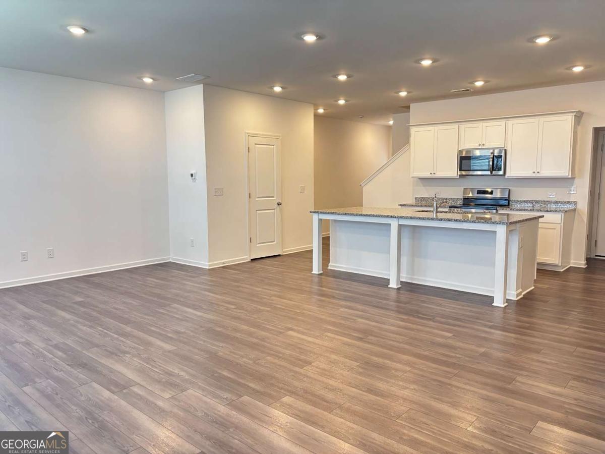 104 Mission BLVD