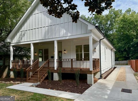 851 Dill AVE SW Atlanta GA 30310