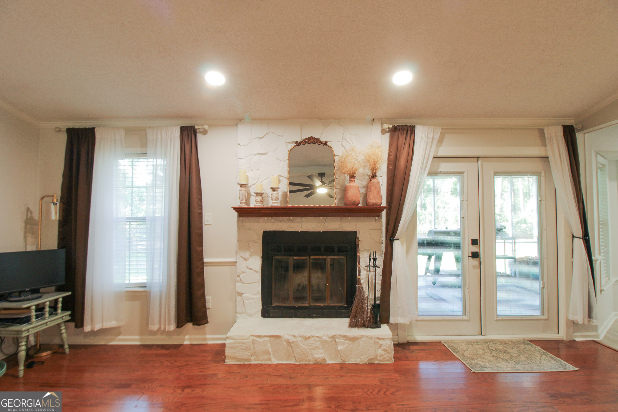 2821 Clayton DR