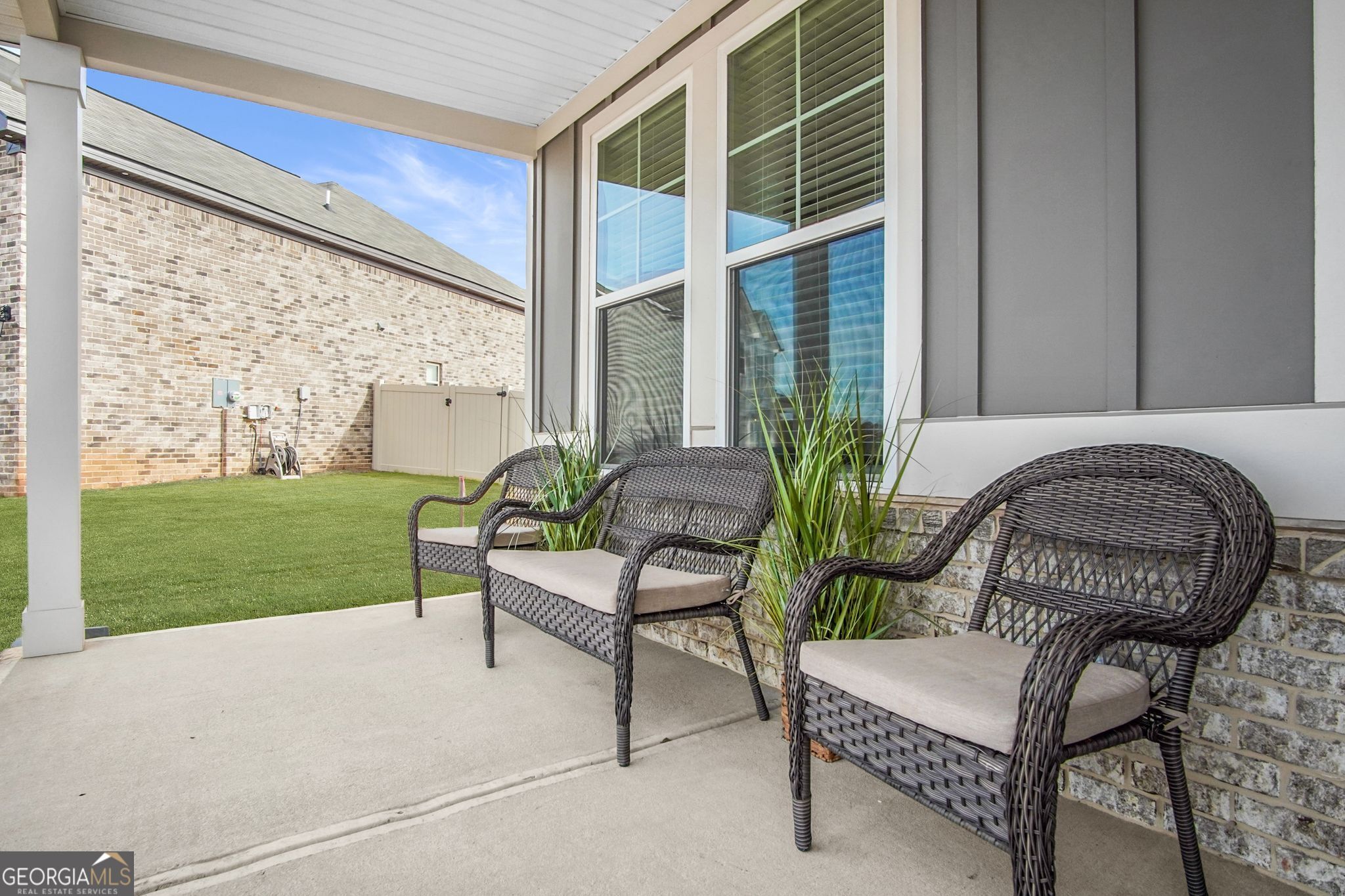 1049 Bodega LOOP