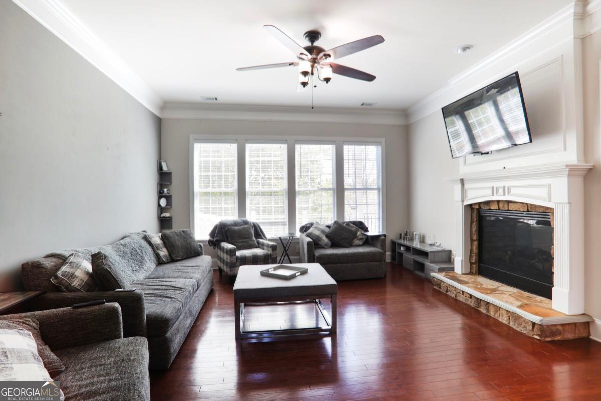 2248 Fort DR SE