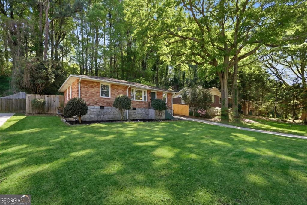 Photo of 898 Scott Circle, Decatur, GA 30033 (MLS # 10735503)