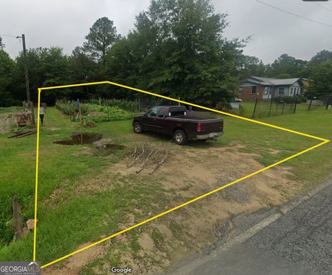 209 Horne RD Roberta GA 31078