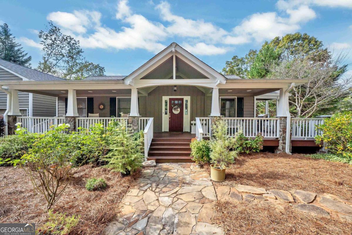 409 East Riverbend DR