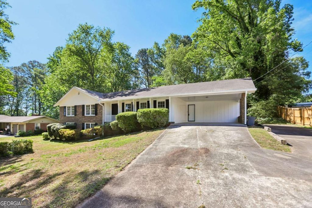 Photo of 2922 Laura Lane, Lithia Springs, GA 30122 (MLS # 10758382)