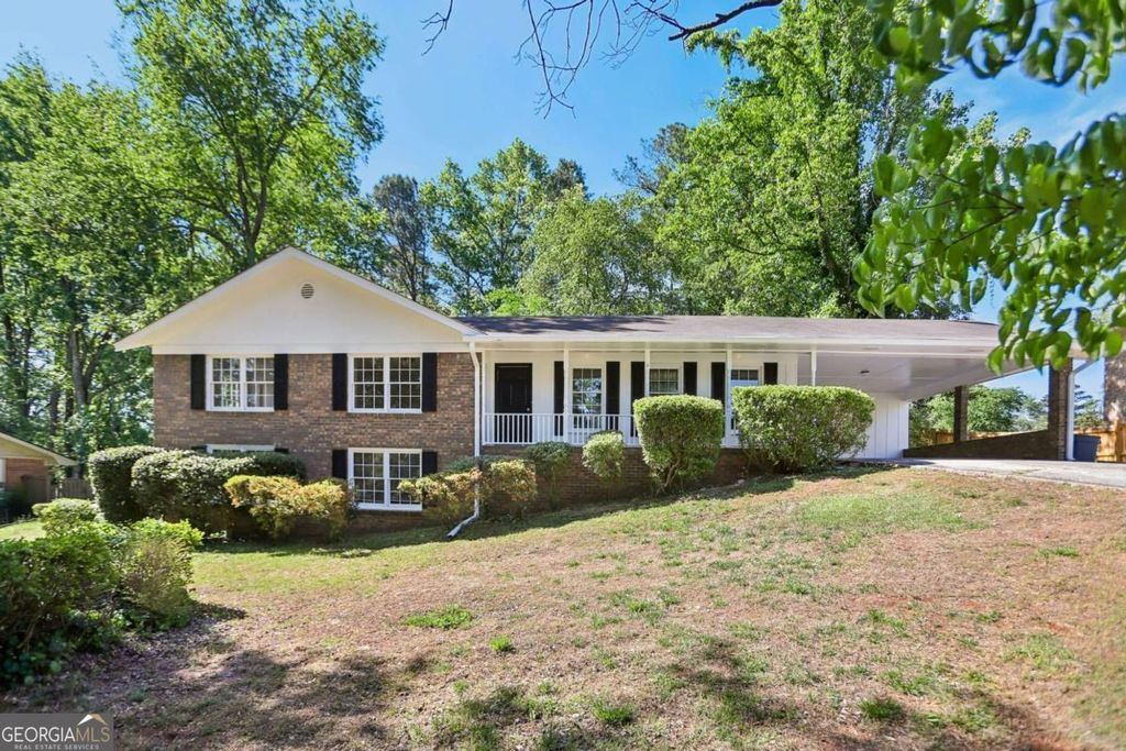Photo of 2922 Laura Lane, Lithia Springs, GA 30122 (MLS # 10758382)